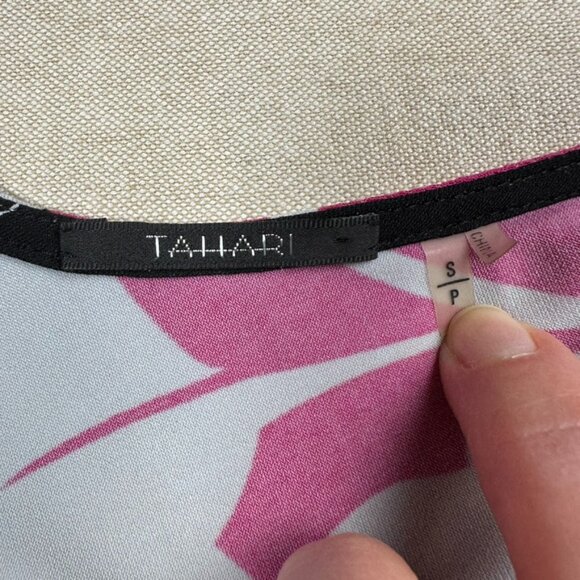 Tahari Y2K Sleeveless Halter Blouse Top Womens S Abstract Floral Print Black Red - Picture 5 of 9